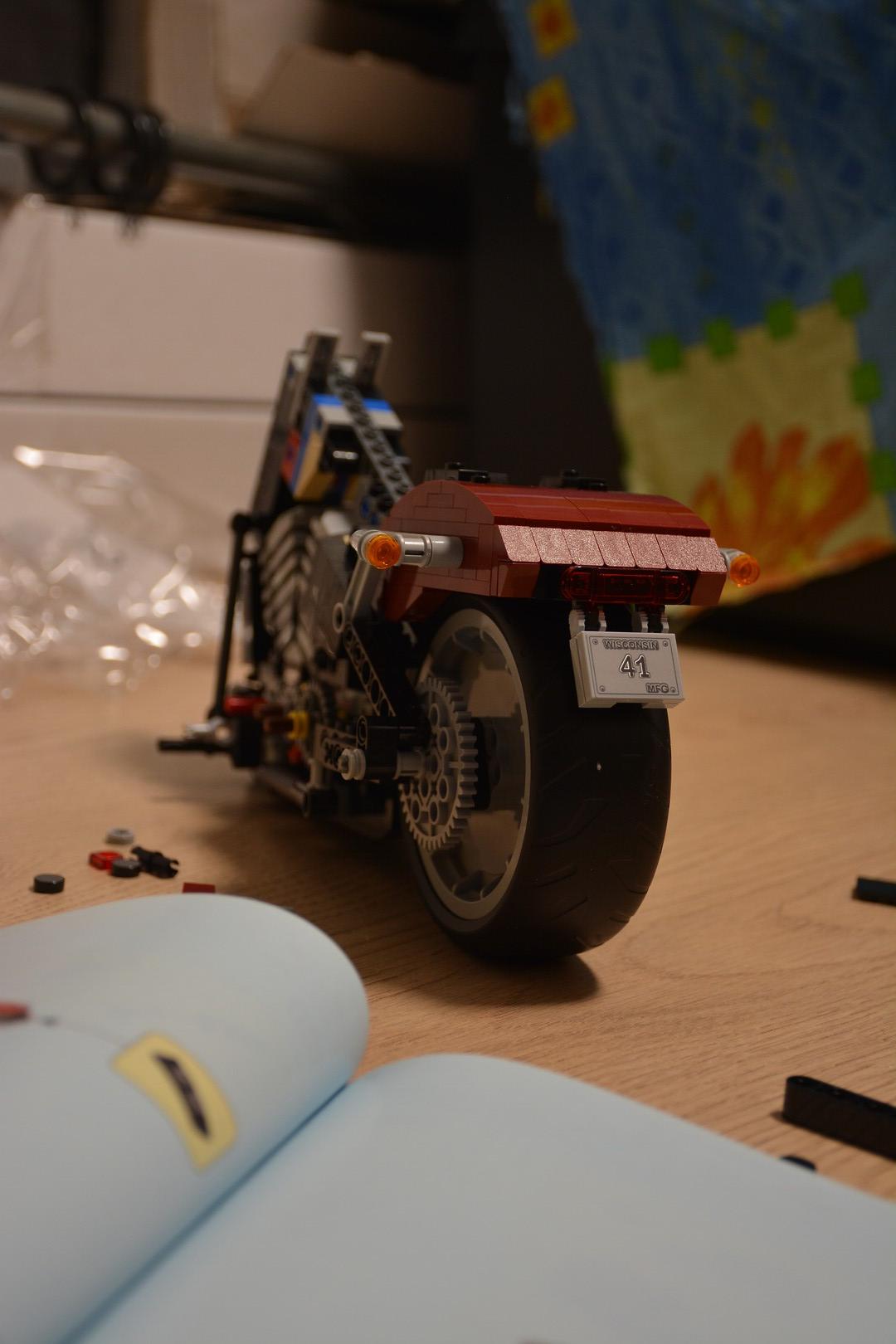 К заденй части добавилось крыло и номерной знак