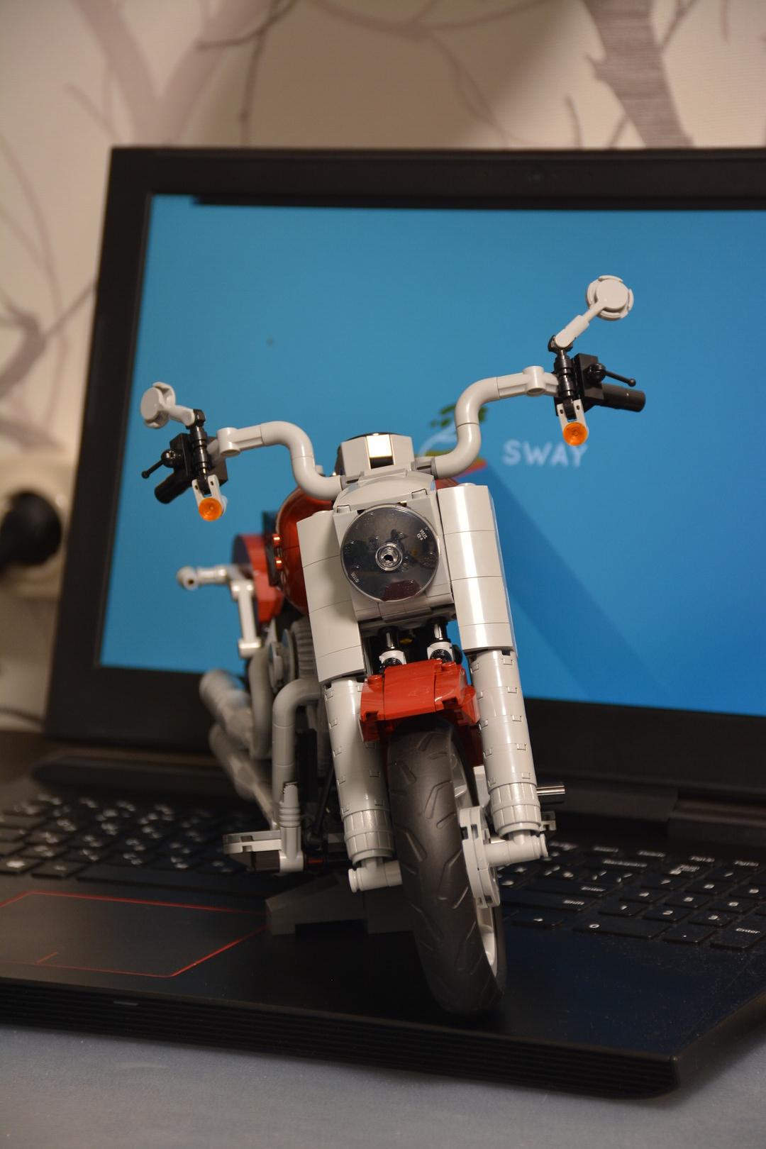 Вид спереди